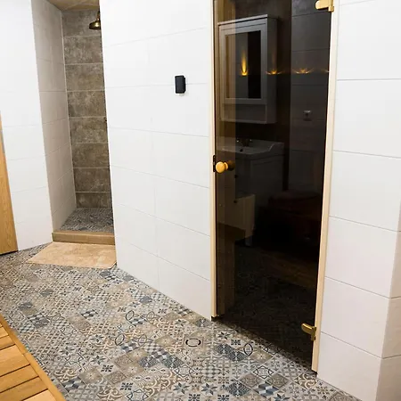 Ainulaadne Ringmaja Liivaranna Laeheduses *